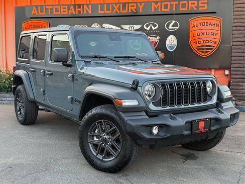 Used 2025 Jeep Wrangler Unlimited Sport AWD/4WD image 1