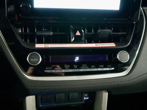 Used 2025 Toyota Corolla Cross AWD Hybrid image 20