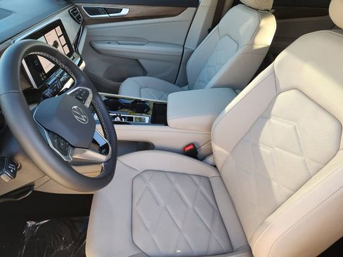 New 2026 Volkswagen Atlas SE image 7