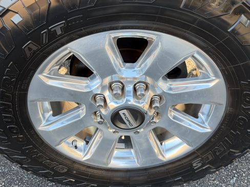 Used 2019 Ford F250 Lariat w/ Chrome Package image 9