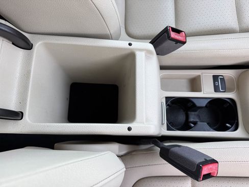 Used 2017 Volkswagen Tiguan S image 18