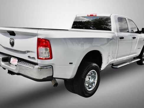 Used 2022 RAM 3500 Tradesman w/ Chrome Appearance Group AWD/4WD image 7