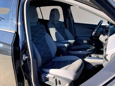 Used 2022 Volkswagen ID.4 Pro image 7