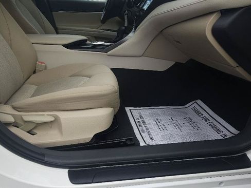 Used 2019 Toyota Camry LE w/ Carpet Mat Package FWD image 29