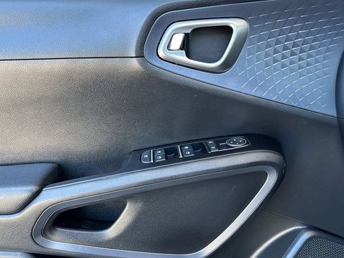 Used 2023 Kia Soul EX FWD image 11