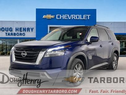 Used 2025 Nissan Pathfinder SV
