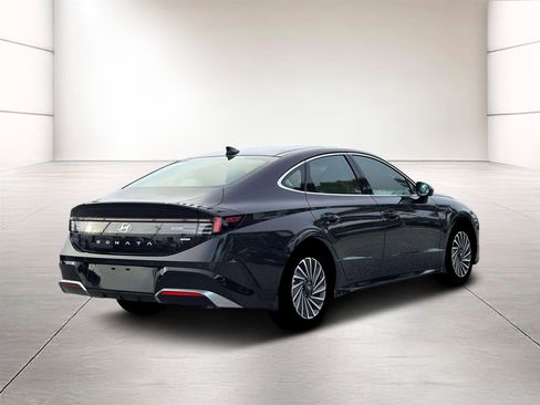 New 2026 Hyundai Sonata Limited FWD image 7