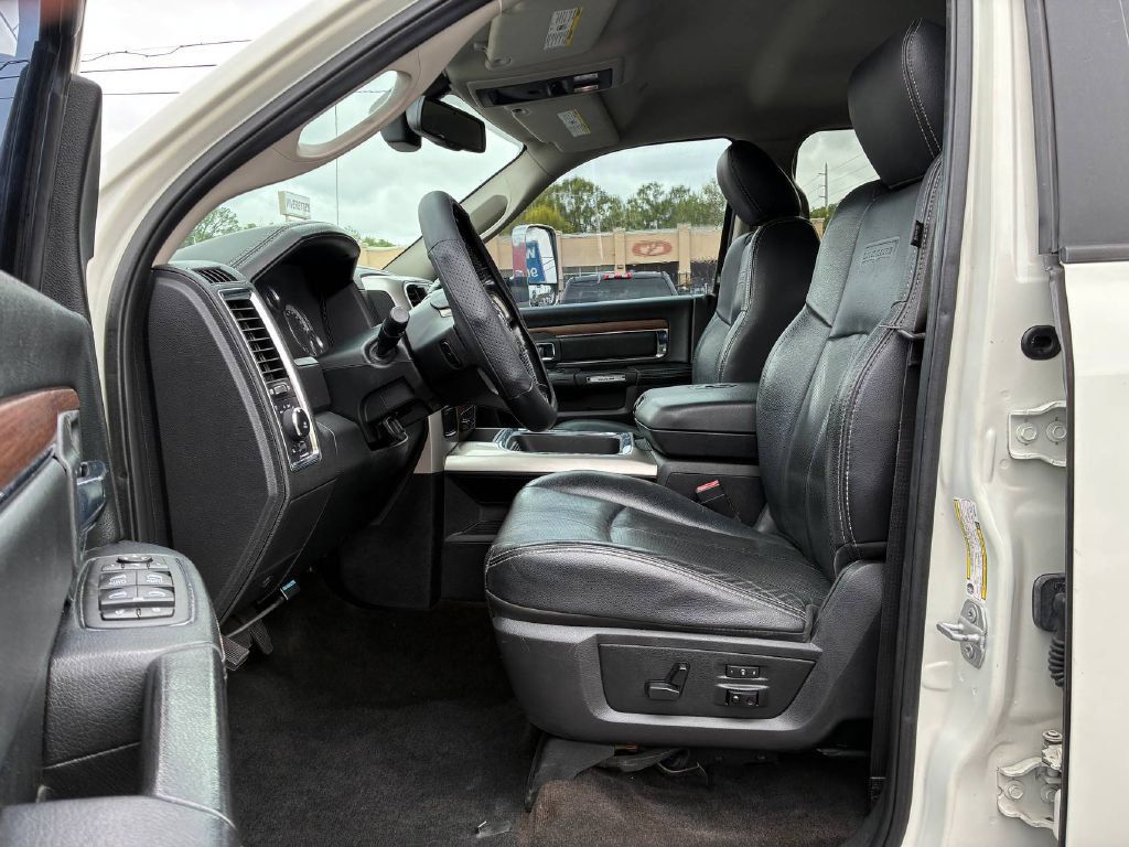 Used 2018 RAM 2500 Laramie w/ Convenience Group AWD/4WD image 9