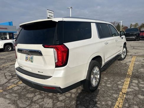 Used 2021 GMC Yukon XL SLT w/ SLT Premium Package image 3