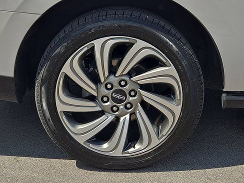 Used 2022 Lincoln Navigator Reserve AWD/4WD image 7