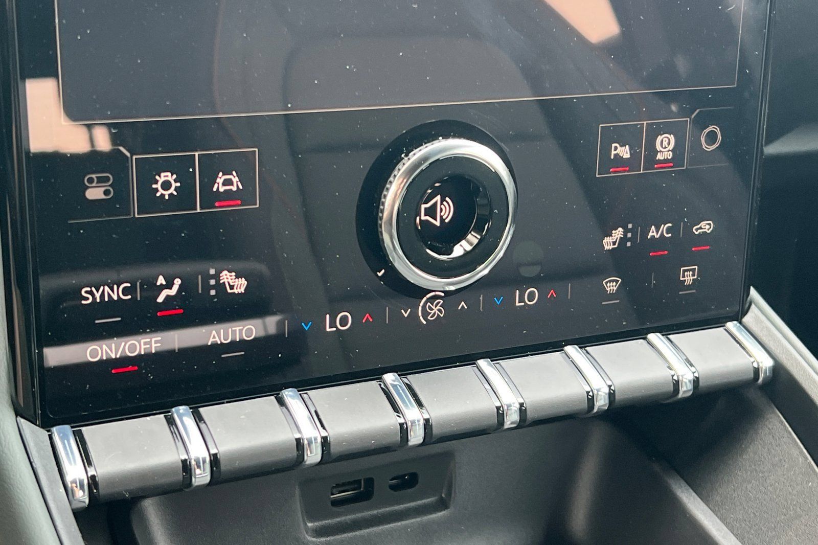 New 2027 GMC Terrain AT4 w/ Technology Package II AWD/4WD image 18