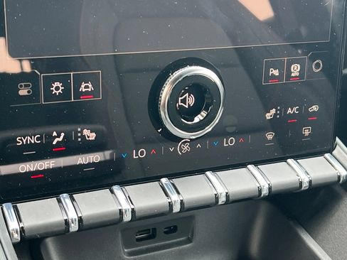 New 2027 GMC Terrain AT4 w/ Technology Package II AWD/4WD image 18