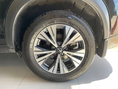 Certified 2022 Nissan Rogue SV FWD image 16