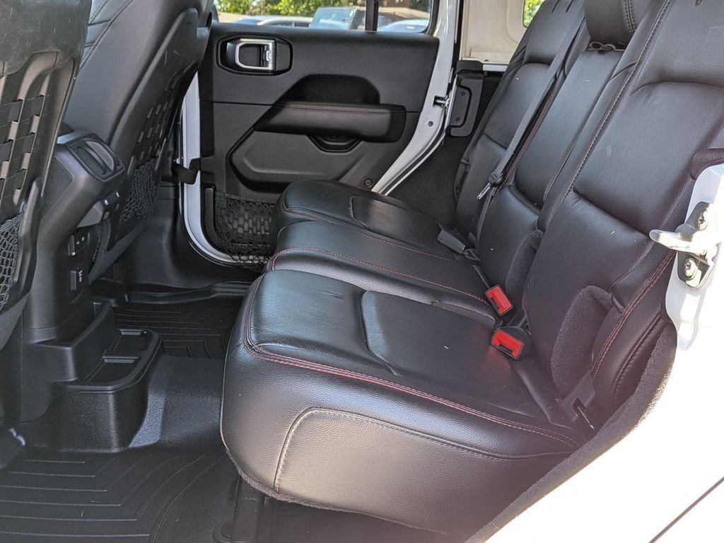 Used 2018 Jeep Wrangler Unlimited Rubicon AWD/4WD image 24