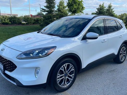 Used 2020 Ford Escape SEL FWD image 2