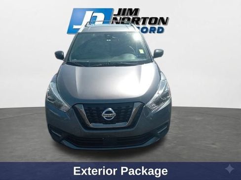 Used 2020 Nissan Kicks SR w/ Exterior Package FWD image 3