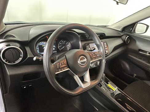 Used 2023 Nissan Kicks SV FWD image 16
