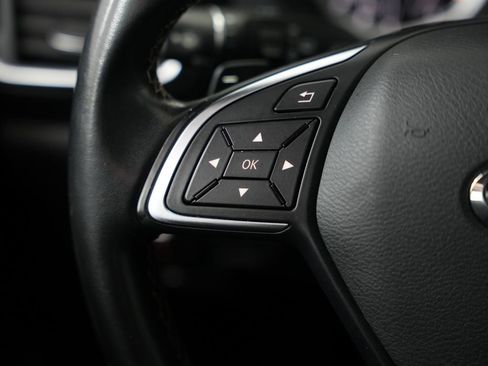 Used 2019 INFINITI QX30 w/ Navigation Package image 12