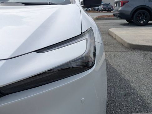 New 2026 Toyota Prius Plug-In Hybrid FWD image 9