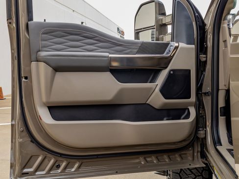 Used 2026 Ford F450 Platinum w/ Platinum Plus Package image 37