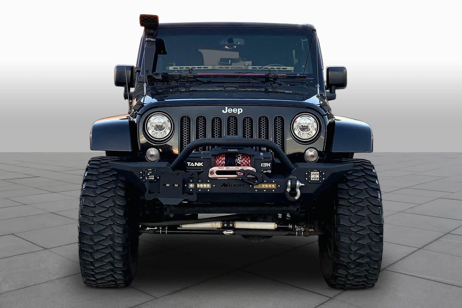 Used 2017 Jeep Wrangler Unlimited Rubicon w/ Connectivity Group AWD/4WD image 4