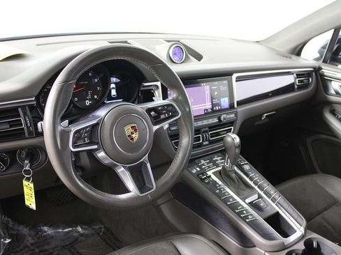 Used 2019 Porsche Macan AWD/4WD image 8