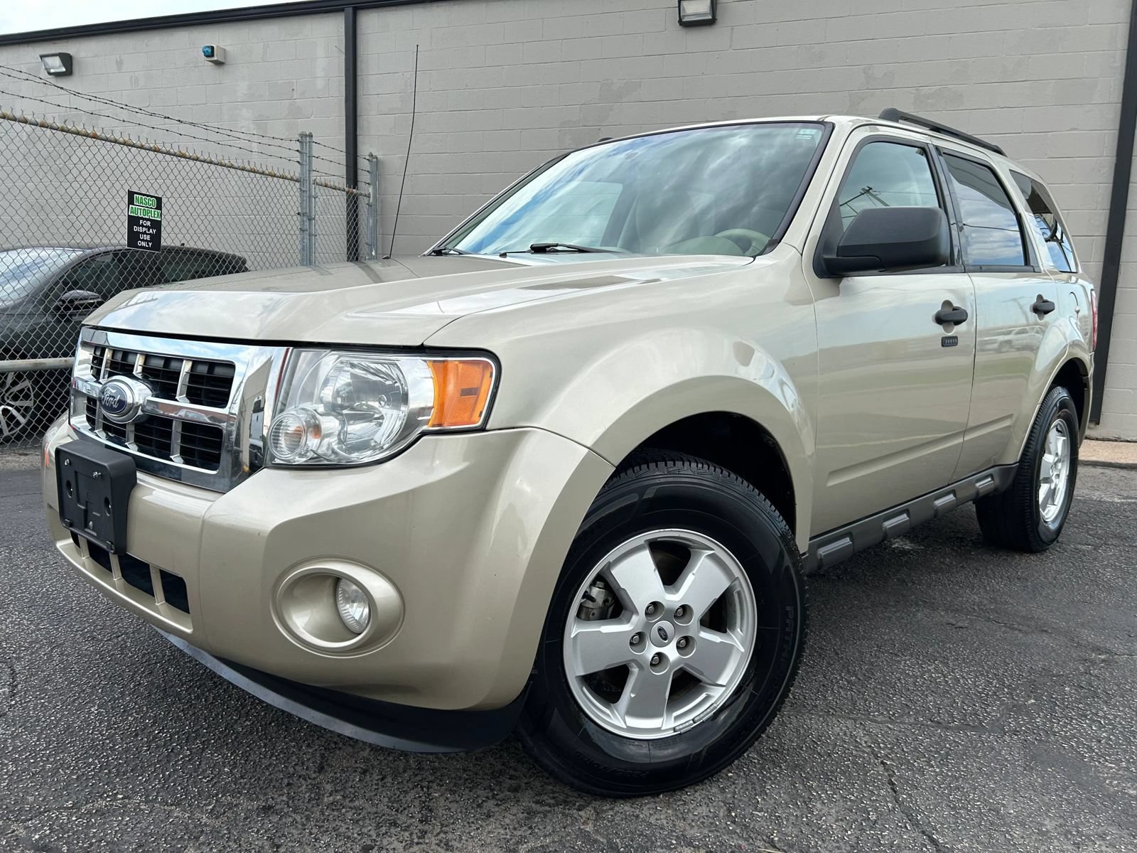 Used 2011 Ford Escape XLT w/ 203A Rapid Spec Order Code FWD image 2