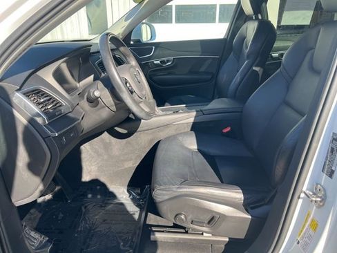 Used 2020 Volvo XC90 T5 Momentum w/ Protection Package Premier image 27