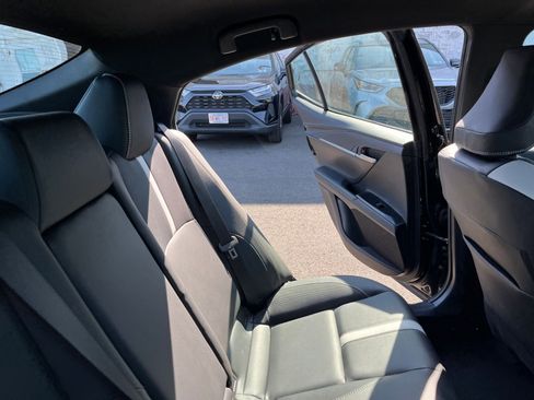 Used 2025 Toyota Camry SE image 37