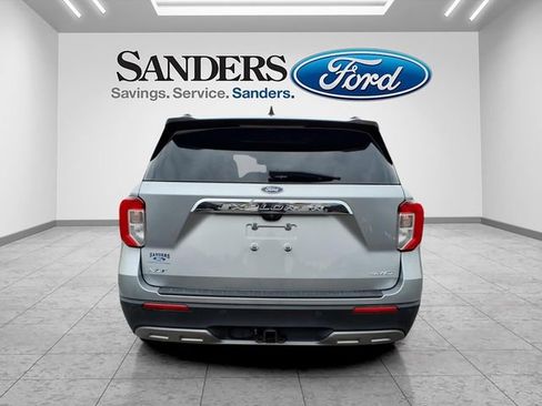 Certified 2022 Ford Explorer XLT w/ Equipment Group 202A image 3