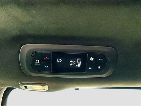 Used 2022 Chrysler Pacifica Pinnacle image 21