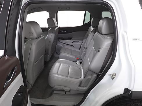 Used 2023 GMC Acadia SLT image 24