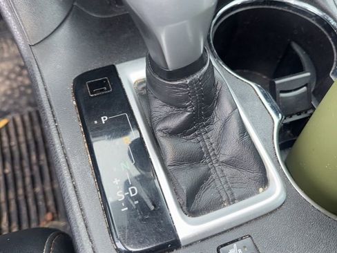 Used 2018 Toyota Highlander XLE image 16