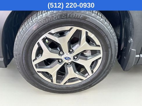 Used 2023 Subaru Forester Premium image 41