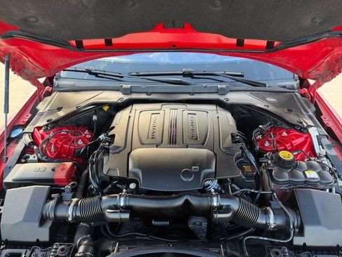 Used 2018 Jaguar XE S RWD image 19