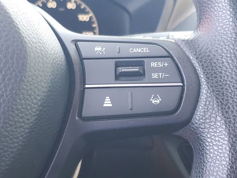 Used 2025 Honda HR-V LX image 18