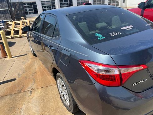 Used 2017 Toyota Corolla LE FWD image 3