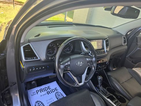 Used 2016 Hyundai Tucson Limited w/ Option Group 03 FWD image 18