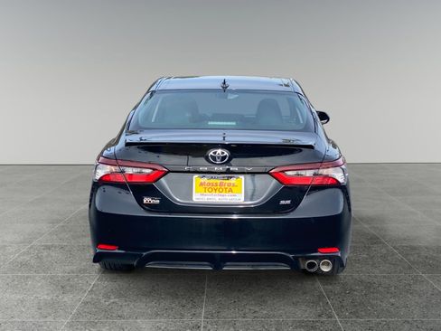 Used 2024 Toyota Camry SE FWD image 4