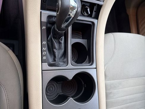 Used 2018 Ford Taurus SE image 28