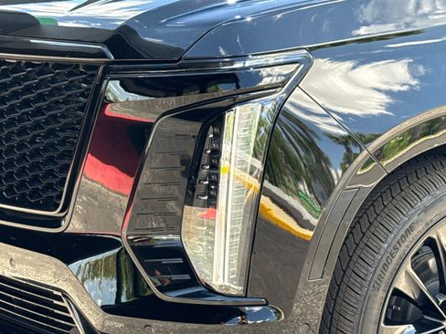Used 2026 Cadillac Escalade Platinum Sport w/ LPO, ONYX Package AWD/4WD image 11