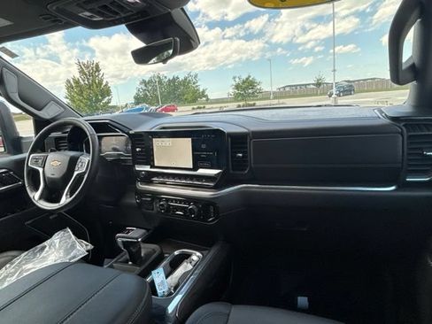 Used 2024 Chevrolet Silverado 1500 LTZ w/ LTZ Premium Package AWD/4WD image 34