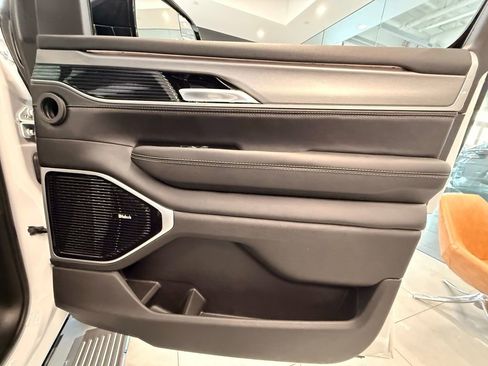 New 2026 Jeep Grand Wagoneer L Limited AWD/4WD image 12
