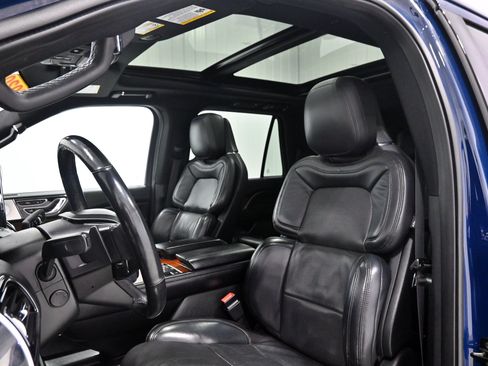 Used 2020 Lincoln Navigator Reserve w/ Luxury Package AWD/4WD image 6
