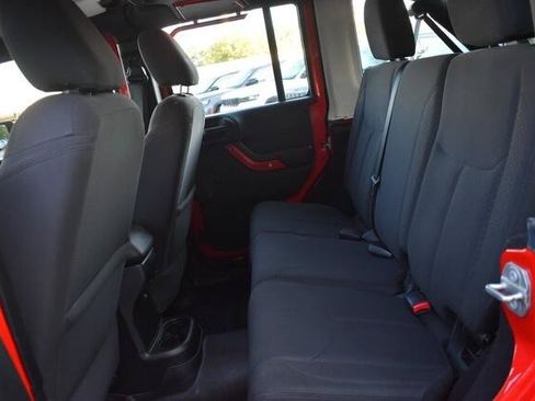 Used 2018 Jeep Wrangler Unlimited Sport w/ Connectivity Group AWD/4WD image 19