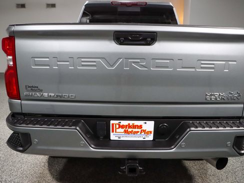 Used 2024 Chevrolet Silverado 3500 High Country w/ High Country Premium Package AWD/4WD image 8
