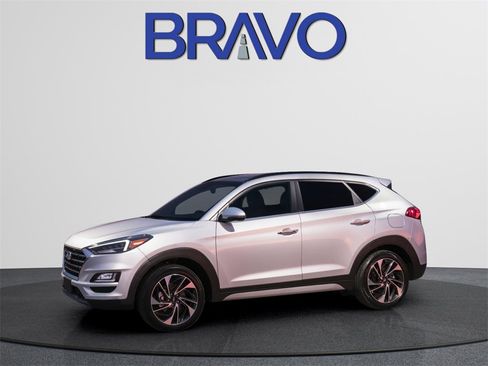 Used 2021 Hyundai Tucson SE image 1