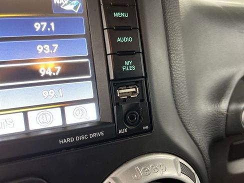 Used 2014 Jeep Wrangler Unlimited Sahara w/ Dual Top Group image 33