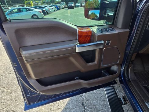 Used 2018 Ford F150 King Ranch w/ Equipment Group 601A Luxury AWD/4WD image 10