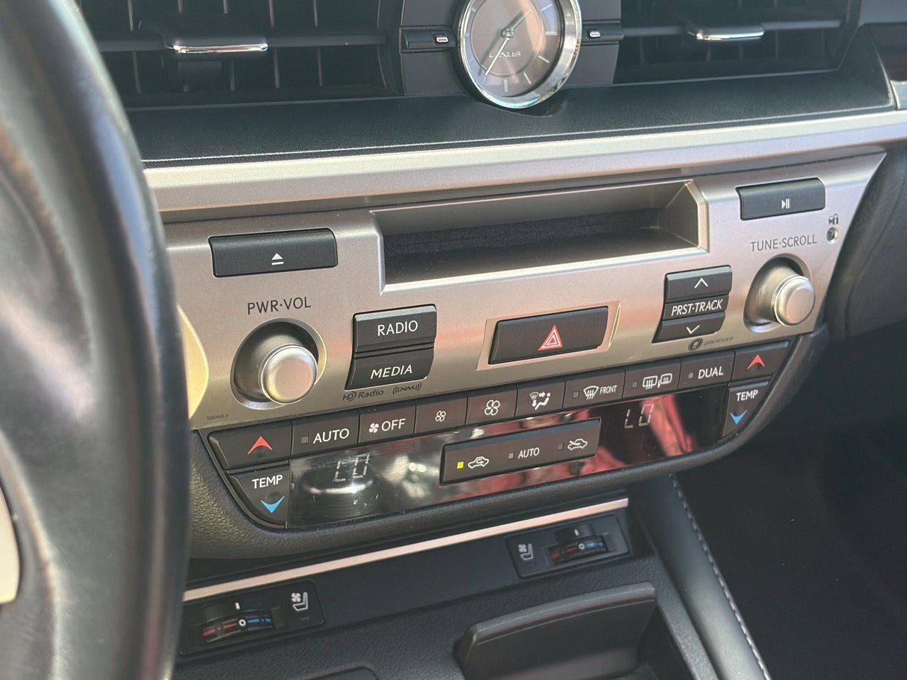 Used 2017 Lexus ES 350 w/ Premium Package FWD image 9